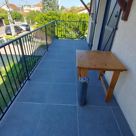 K&N - Maison à partager avec d'autres voyageurs - Chambre privée - Jardin - Balcon Vaulx-en-Velin Extérieur photo