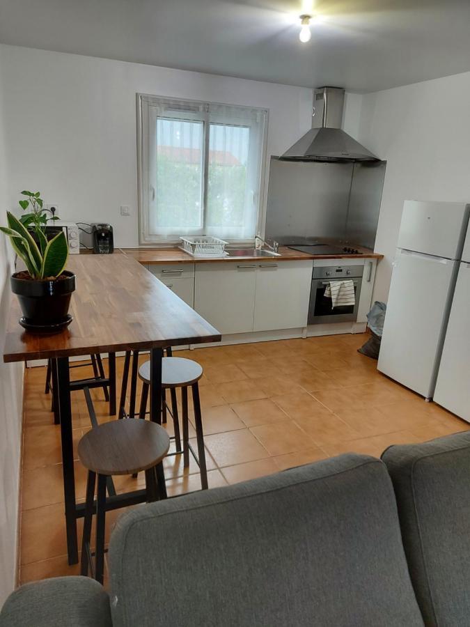 K&n - Maison à Partager Avec D'autres Voyageurs - Privée - Jardin - Balcon * Vaulx-en-Velin